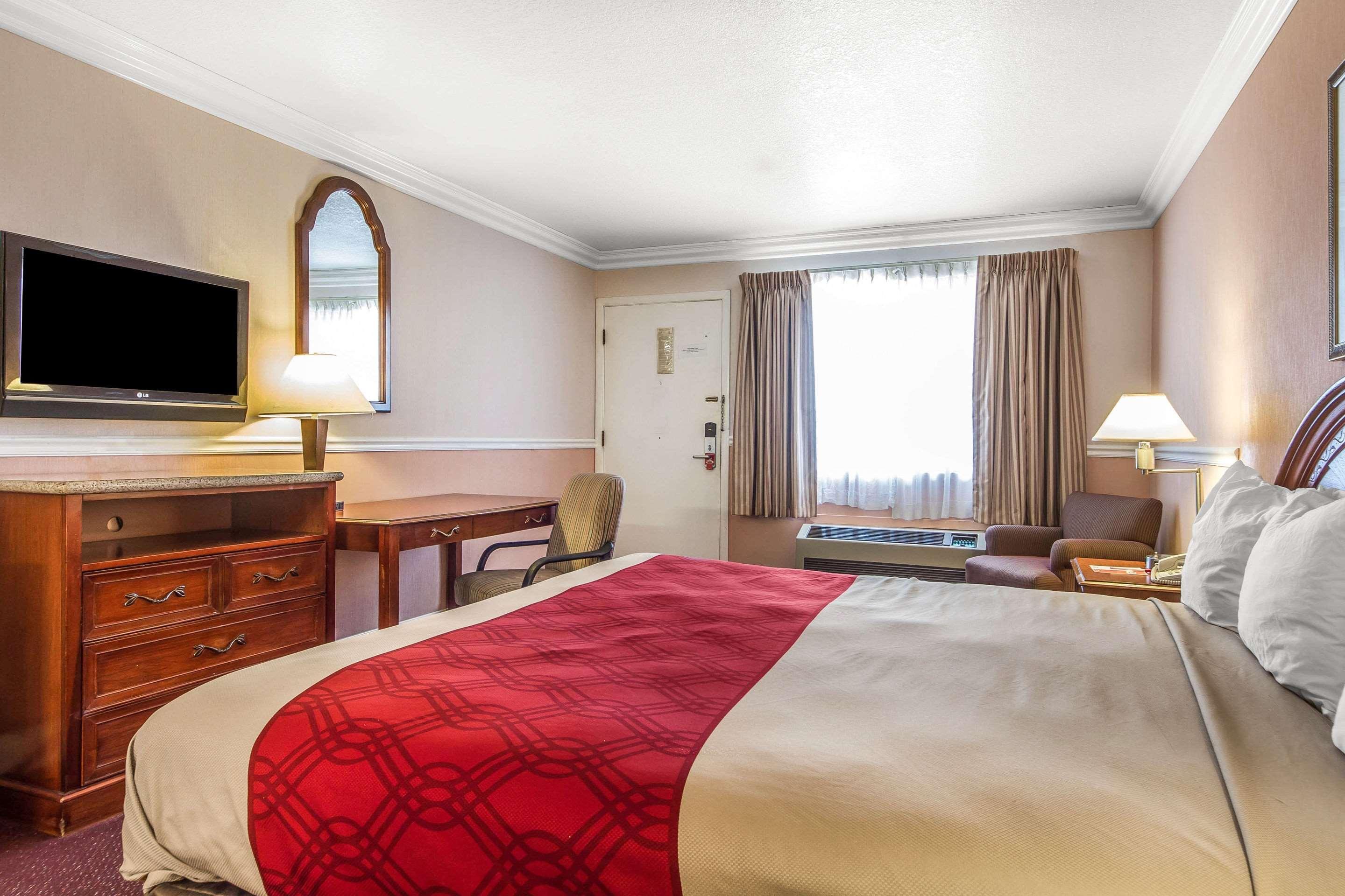 Econo I-580 Lodge